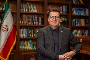 پزشکیان اگر پای حقوق مردم در میان باشد، چهره دیگری از خود نشان می‌دهد/ پزشکیان در سیاست خارجی نقش کلیدی دارد، اما اهل بولد کردن خودش نیست/ رئیس جمهور حتی موافق بیان دروغ به اصطلاح مصلحت‌آمیز هم نیست/ بعضی‌ها نباید فکر کنند وفاق یعنی می‌توانند جلوی مطالبات مردم را بگیرند/ پزشکیان سیاستمدار است، اما به معنای رایج کلمه سیاسی نیست

