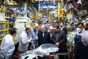 بازدید از خط تولید صنعت خودروسازی 
