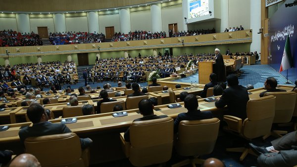 The share of the government in economy should be handed over to the private sector/we will not allow some radicals to disappoint people/cooperatives need to gain momentum in the prosperity of Iran