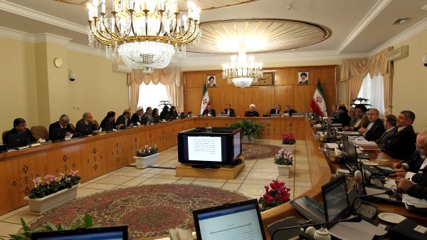 Cabinet finalises reviewing needed decrees for 6th Development Plan/President appreciates cabinet, MPO