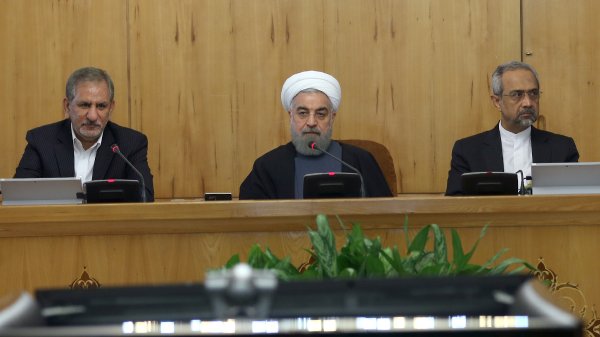 Cabinet reviews report on water reserves, urban water provision plans for 1395