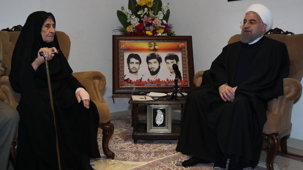 Meeting families of martyrs, veterans an honour for officials/Families of martyrs have a high place in people’s hearts