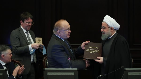 Dr Rouhani receives honorary degree from Moscow State University
