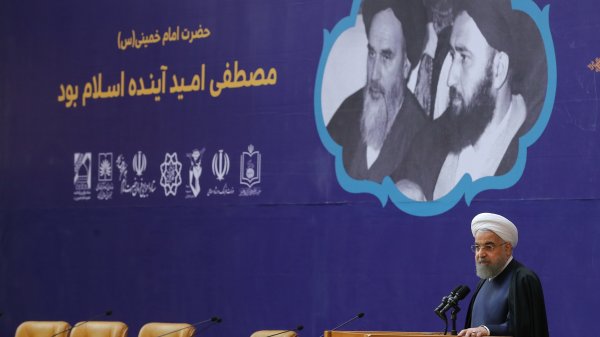 در مراسم سالگرد شهادت آیت الله سید مصطفی خمینی: امام، با استبداد و استعمار جنگید/ محور سخنرانی تاریخی امام، انسجام جامعه و اعتدال بود؛امروز هم باید ندای امام را شنید/ در اصول و اهداف متحدیم؛ فاصله گرفتن از هم خلاف توصیه امام است