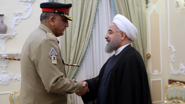 We welcome deepening Tehran-Islamabad defence, military cooperation/Iran determined to have firm, brotherly ties with neighbours, Pakistan/Terrorism, sectarian discords two issues of World of Islam today
