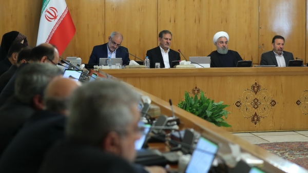 Cabinet replaces dollar with euro in currency-related affairs/Central Bank required to constantly report, manage the value of rial against euro

