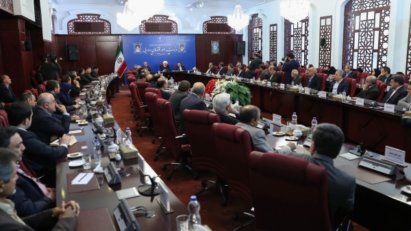 Economy ministry at forefront of resisting US plots/People’s large presence in Nov. 4 protest foiled new US plots/We have to hand over economy to people/Article 44 has to be literally implemented

