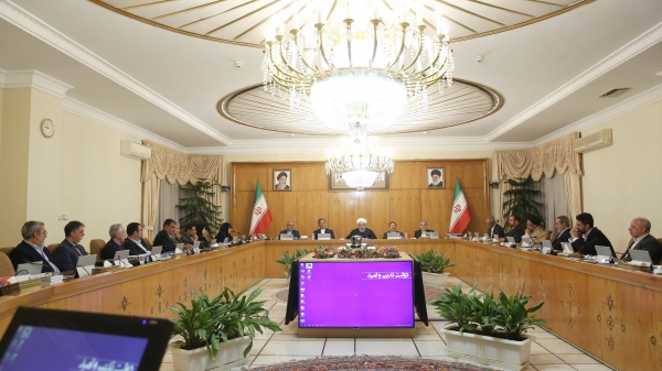 Opening 3 key projects in Hormozgan a symbol of Iranian nation’s capabilities, progress/ Self-sufficiency in petrol production during sanctions indicates our capabilities/ Iranian nation’s resolve to win against US’ plots/ US’ threatening banks, companies for cooperating with Iran a 100% terrorist act

