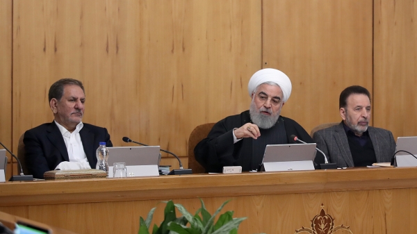 جمهوری اسلامی ایران به دنبال سلاح هسته‌ای نبوده و نیست، حتی اگر برجام و پادمان هم از بین برود و روابط کشورمان با آژانس بین‌المللی هسته‌ای خوب یا بد باشد، به دنبال سلاح هسته‌ای نیستیم و این بر مبنای فتوای رهبری عزیز و مطابق تعهد اخلاقی هیچ وقت دنبال سلاح هسته ای هم نمی رویم اما در عین حال می خواهیم روابط خوب با شما داشته باشیم. اگر به تعهدات خود عمل کنید ما هم عمل می‌کنیم.
/در جایی که نمی خواهید کاری بکنید ، نگویید که ناتوان و ضعیف هستید اما چطور در جایی که می خواهید تخلف کنید، توانمند می شوید؟ جایی که باید به عهد خود عمل کنید ناتوان می شوید و می گویید آمریکا فشار می آورد و نمی توانید و از ما عذر خواهی می کنید اما چطور علیه ملت ایران، یک مرتبه توانمند می شوید؟ وقتی نسبت به ملت ایران می خواهید تعهدات را عمل کنید سر را به زیر می اندازید و می گویید ناتوان هستید.