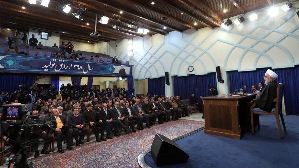 در زمینه هواپیمای اوکراینی که شما اشاره کردید، یک اشتباه موردی در این حادثه رخ داد و این اشتباه آنقدر عجیب و غریب بود که آدم باورش نمی‌شد، یعنی کسی اگر می‌آمد به من می‌گفت این حادثه اشتباه اتفاق افتاده است، نمی‌توانستم باور کنم، همین الان هم برایم سخت است که چطور اتفاق افتاد؟ به هر حال ما در جنگ بوده ایم و پدافند هوایی را می‌شناسیم.

7 سال خودم مسئول پدافند هوایی بودم. همچون حادثه‌ای در زمان جنگ هم در تاریخ ایران رخ نداده است. از روزی که هواپیما در ایران آماده و سیستم پدافندی در ایران آمده تا امروز چنین حادثه‌ای نداشتیم که در پایتخت کشور کنار فرودگاه بین‌المللی در روت پروازی چنین خطایی صورت گیرد.
یک خطای موردی عجیب و غریبی اتفاق افتاد، برای همه هم عجیب بود که واقعاً می‌شود همچین چیزی؟ و لذا تا رفتند بازرسی و بررسی کنند و به نتیجه برسند، می‌بایست یک مقام مسئولی به ما اطلاع می‌داد که این اشتباه رخ داده است، بله یک تخمین‌هایی مخصوصاً از روز پنج‌شنبه در ذهن ما بود، اما در عین حال آن مقام مسئول باید رسماً به ما می‌گفت این شده یا نشده.