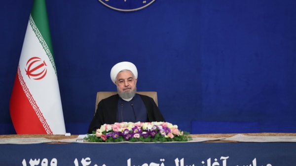 امروز روز تاب‌آوری مضاعف برای ملت بزرگ ایران است، تاب آوری در برابر تحریم، در برابر تحریم بی‌نظیر با توطئه‌هایی که علیه ملت ما بوده و تاب‌آوری در برابر ویروس خطرناک کرونا این تاب‌آوری مضاعف برای ملت ما است و این تاب‌آوری مضاعف در سایه اعتماد و امید امکان‌پذیر است، اگر ملتی به خودش اعتماد نکند و احساس کند در برابر فشار عظیم بیرونی شکسته می‌شود، آن ملت در اهداف بلند ملی خودش موفق نخواهد بود.
علت اینکه توانستیم 42 سال در برابر فشارها ایستادگی کنیم و علت اینکه توانستیم در این 3 سال اخیر در برابر این فشار بی‌نظیر اقتصادی ایستادگی کنیم، اعتماد ملت ما بوده مردم به خودشان، ساختارشان، نظام‌شان، به فرهیختگانشان، دانشگاه‌هایشان، اساتیدشان، اعتماد کردند، تا روزی که این اعتماد وجود دارد این ملت به مقاومت خودش ادامه خواهد داد و در کنار این اعتماد ملی امید است.
همانطور که سرمایه اجتماعی برای ما یک سرمایه عظیم و بزرگ است، امید اجتماعی هم برای ما مهم است. اعتماد ملی هم برای ما مهم است. اگر بنا باشد به آینده‌مان امید نداشته باشیم، نمی‌توانیم در برابر مشکلات ایستادگی کنیم و معضلات جامعه را حل و فصل کنیم.
...