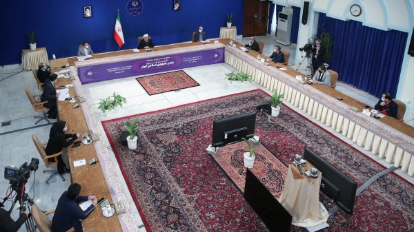 رئیس جمهور در پاسخ به سوال خبرنگار روزنامه ایران:
اهمیت ندادن مجلس به لوایح دولت، به نفع ما و کشور نیست
