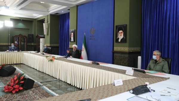 موج سواری رسانه های ضد ایرانی از واکسن؛ تمام این تبلیغاتی که می‌شود نادرست و نارواست ما هم واکسن تولید می کنیم و هم می خریم/ اگر واکسنی مورد اعتماد وزارت بهداشت باشد حتماً آن را خریداری می کنیم اما حاضر نیستیم که مردم ما دوره آزمایشی یک واکسن غیرمعتبر را بگذرانند/اینکه مقام معظم رهبری فرمودند تحریم را بی‌اثر کنید، ما از سال 97 تا حالا روزانه، ساعتی و لحظه‌ای این کار را می‌کنیم. هر لحظه که جنسی از کشور صادر و یا وارد کشور می‌شود و پولی منتقل می‌شود، شما بدانید آنجا ساعت‌ها با تحریم جنگیده و مبارزه شده تا بی اثر شده و به این ترتیب جنسی وارد شده یا صادر شده است
