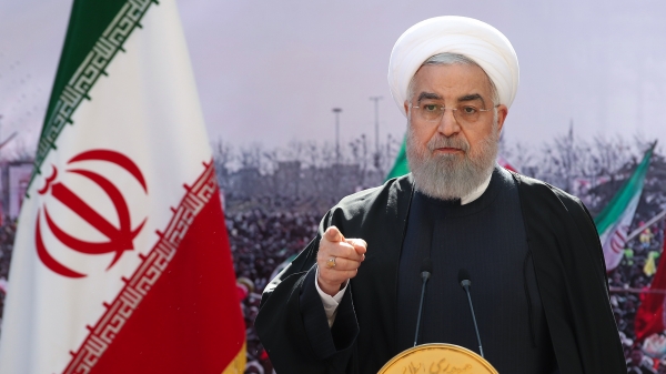 کل سدها در کشور موقع پیروزی انقلاب 19 سد بوده و دیروز سدهای کشور به 194 سد رسید و تا پایان این دولت 201 سد مخزنی ملی در کشور فعال خواهد بود/دولت در طول این مدت هر سال 2 و نیم هزار مگاوات بر میزان تولید برق کشور افزوده است/بخش سلامت ما در آغاز انقلاب 56هزار تخت داشت و در آغاز دولت ما 11هزار و امروز بیش از 150 هزار، در بخش تخت‌های ویژه از آغاز دولت تا امروز به سه برابر از 5هزار و خورده‌ای به 15هزار و خورده‌ای دست یافتیم/در بخش محیط زیست و ارتباطات در این دولت شاهد یک انقلاب بزرگ بودیم/از همه رسانه‌ها می‌خواهم به تاریخ و به مردم خدای ناکرده خیانت نکنیم و واقعیت‌ها را بگوییم/در بدترین شرایط دولت قبل درآمد نفتی 68 میلیارد دلار در سال 91 بود و در این دولت بهترین سال 65 میلیارد دلار درآمد نفتی داشتیم