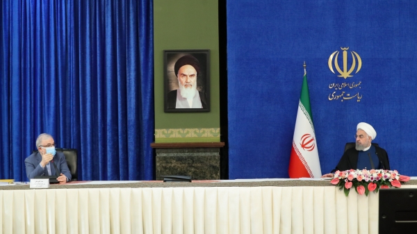 واکسن یکی از راه های اطمینان بخش و موثر درمورد این بیماری است/  تا زمانی که واکسن داخلی با بازار بیاید باید با همه توان و قدرت واکسن خارجی را وارد کنیم