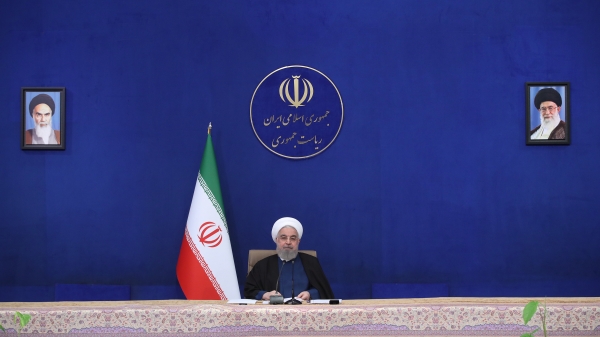  یک اختلاف‌نظرهایی بود درباره اینکه اگر ما وارد این فضا و انقلاب شویم، به هر حال یک انقلاب است، وقتی ما وارد فضای دیجیتال می‌شویم، فضای الکترونیکی یک فضای نو و جدیدی است، یک تحول بزرگ است. 