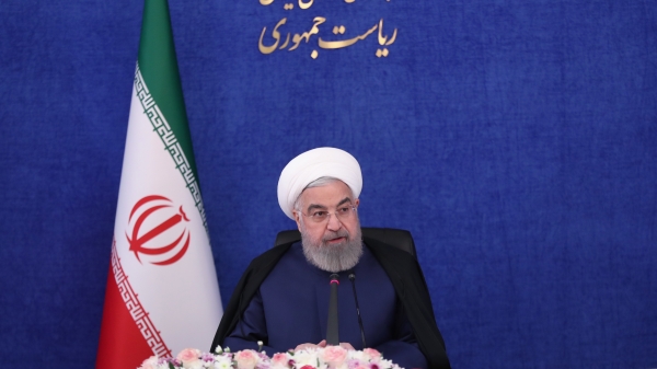 وقتی در شرایط آرامش قرار می گیریم،  مسابقه شروع می شود بین افراد برای اینکه موفقیت را به نام خود ثبت کنند، اما وقتی شرایط سخت می شود هر کسی می خواهد تقصیر را به گردن دیگری بیاندازد 