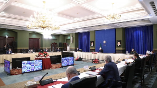 در ماه های باقی مانده دولت تلاش خواهیم کرد هزاران تخت بیمارستانی را آماده کنیم/  تردید ندارم که با همکاری  و تلاش و فداکاری کادر درمان که بار سنگینی بر دوش دارد از مشکلات عبور خواهیم کرد