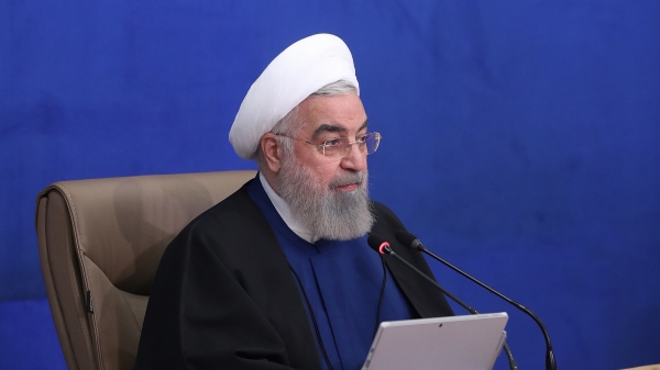 یک کلمه علیه آمریکا نمی‌گویند، یک کلمه حتی. حالا به ظاهر هم خودشان را خیلی سوپر انقلابی 2 آتشه می‌دانند، فقط فحش به دولت، فقط توهین به دولت، فقط دورغ علیه دولت