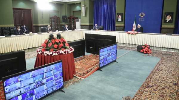 تحریم یک جنایت بزرگ است که در تارخ ایران رخ داده اما متاسفانه عده ای روی باند بازی های سیاسی برای اینکه همه مشکلات را روی دوش دولت بیندازند حاضر نیستند مسئله را فهم کنند/ وزارت بهداشت در یک سامانه  درمورد وضعیت واکسن و واکسیناسیون به طور کامل به مردم توضیح دهد