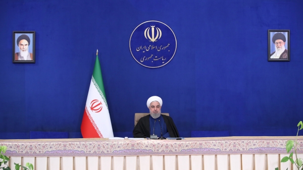 دولت تدبیر و امید از ابتدا یکی از محورهای توجه خود در عرصه اقتصاد را توسعه فعالیت‌ها و بنگاه‌های دانش‌بنیان قرار داد و تلاش کرد ارتباط صحیحی بین دانشگاه و عرصه تولید ایجاد کند و نتیجه این تلاش‌ها این بود که 55 شرکت فعال دانش بنیان در ابتدای دولت یازدهم امروز به بیش از 6 هزار شرکت فعال رسیده‌اند./ توسعه فعالیت‌ها و افزایش تعداد بنگاه‌های دانش‌بنیان در کشور اقتصاد ایران را متحول کرده است/ بهترین نمونه گواه برای اثبات این مدعا عملکرد بنگاه‌های دانش‌بنیان در مقابله با شیوع کرونا بود.