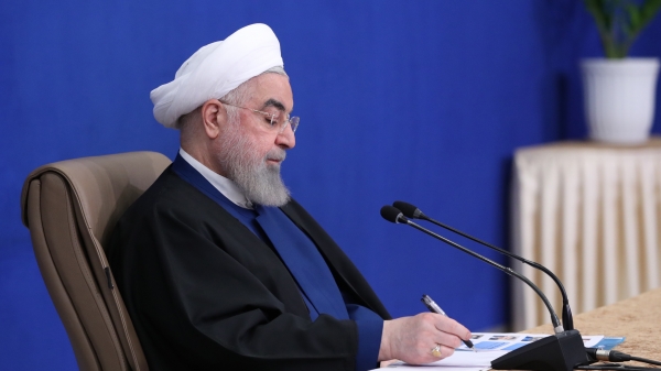 درحالی که در اسفند ماه 98 و ماههای ابتدایی 99 در تامین تجهیزات و ملزومات مقابله با کرونا دچار مشکل جدی بودیم امروز به مدد همت و تلاش شرکت‌های دانش‌بنیان و دیگر بخش‌های تولیدی کشور صادرکننده جدی تجهیزات و ملزومات مقابله با کرونا هستیم و در بخش ساخت واکسن نیز شرکت‌های دانش‌بنیان تلاش قابل توجهی دارند. / باید از مقام معظم رهبری، علما و مراجع نیز به طور ویژه تشکر کنیم چرا که اگر کمک آنها نبود توقف  اجرای مناسکی چون نماز جماعت در مساجد در راستای اجرای پروتکل‌های بهداشتی ممکن نبود.