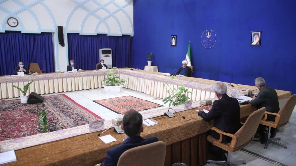 همه تلاش دولت تدبیر و امید این بود که جایگاه ایران را در منطقه و جهان بالاتر ببرد. اگرچه به غلط تصوری در دنیا وجود داشت که با ایران نمی‌شود مذاکره کرد و به نتیجه رسید، اما دولت تدبیر و امید این تصور را اصلاح کرد.

ر با آغاز مذاکرات هسته‌ای، جهان به این نتیجه رسید که می‌شود با ایران نیز مذاکره کرد و بر اساس گفت‌و‌گو به نتیجه رسید،/ ما هم باور داریم که باید مشکلات‌مان را در داخل کشور حل کنیم اما همه باید بدانند که بدون رابطه با دنیا نمی‌توان پیشرفت کرد و نمی‌توان کشور را ساخت.