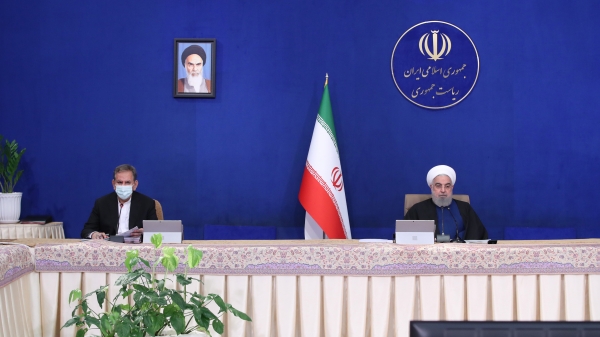 میدان و دیپلماسی دو صحنه مقابل هم نیست و اگر کسی فکر می کند یا میدان و یا دیپلماسی، حرف دقیقی نیست