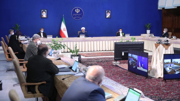 وقتی تاریخ را ورق می‌زنیم می‌بینیم که وقتی بی وفایی عده‌ای از یارانی که خود را به زبان جزو دوستداران می‌دانند و در عمل پای خود را عقب می‌کشند و در مسیر ایستادگی و مقاومت نیستند، چه مشکلاتی را برای جامعه فراهم می‌آورد.