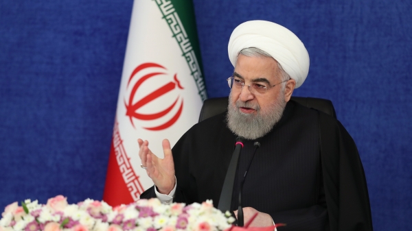 مردم عزیز مطمئن باشند ما نسبت به واردات واکسن خارجی و حمایت از واکسن داخلی با همه قدرت و توان در هر دو زمینه تلاش خواهیم کرد/ هدف ما این است که مردم زودتر از واکسن بهره مند شوند و جان مردم در سلامت باشد/  حداقل تا پایان امسال همه باید پروتکل های بهداشتی را به طور کامل رعایت کنند حتی اگر واکسن را هم تزریق کرده باشند