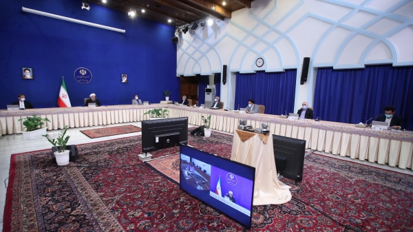 در 3سال و نیم جنگ اقتصادی مردم با صبر و ایمان و مقاومت ایستادگی کردند و مقام معظم رهبری هم ما را حمایت و هدایت کرد، امروز اثر این مقاومت را در مذاکرات وین می بینیم/ 
در مذاکرات وین هر روز یک تکه از دیوار بلند تحریم درحال ریختن است/  افتخار این دولت این است که ایران هراسی را شکاندیم و به دنیا گفتیم ایران اهل منطق و مذاکره است و به عهد خود وفادار است 
