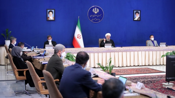 ما کشور را از قطعنامه فصل 7 خارج کردیم آیا شک دارید/ تحریم تسلیحاتی کشور را از مهر ماه سال گذشته برداشتیم و این کمک به میدان و ارتش و سپاه است، آیا نمی بینید/ این دولت بود که بهترین سلاح های آفندی و پدافندی را ساخت یا تکمیل کرد، اگر شک دارید وزیر دفاع درمورد آن توضیح دهد