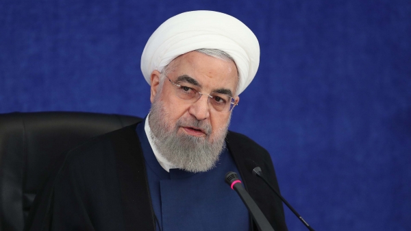 چون شرایط ما در کشور به گونه ای نیست که واکسن برای همه در اختیار باشد و واکسن ما محدود است، واکسیناسیون براساس سند ملی تدوین شده در ستاد ملی با اولویت گروه های پرخطر جامعه انجام می شود