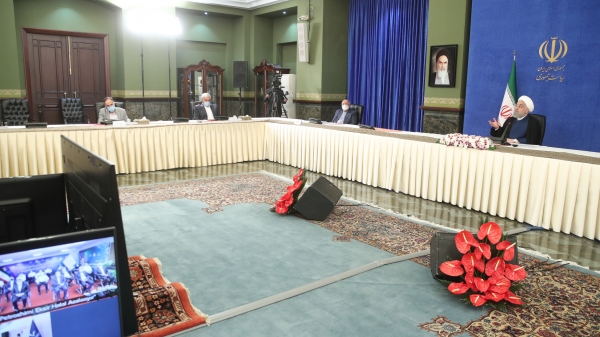 افتتاح 17 پتروشیمی در کشور برای برخی قابل تصور نیست/ این دولت قادر بوده است در یک سال طلایی جهش تولید را به معنای واقعی در پتروشیمی عملیاتی کند/ ظرفیت پتروشیمی کشور از سال 92 تاکنون نزدیک به دو برابر شده است که یک کار بزرگ و عظیم در تاریخ کشور است
