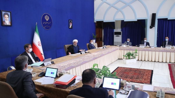 وقتی به دولت توهین می کنیم یعنی به میلیونها نفر توهین می کنیم، آمارها باید درست گفته شود، نباید دروغ بگوییم، حقیقت را می شود قلب کرد اما واقعیت را مگر می توان کتمان کرد/ باید انصاف داشته باشیم ، دراین بحث ها مشخص شد که همه بخش های دیگر خوب و بدون ایراد هستند و مشکل فقط در دولت است 