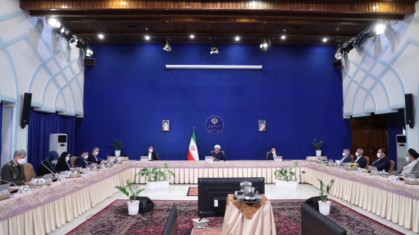 من اللازم تبيين أسباب المقاومة و الانتصار للشعب الايراني في عهد الحرب الاقتصادية علينا/ يجب ان نوضح للناس اذا لم يكن الاتفاق النووي و الحظر و الحرب الاقتصادية، كيف كانت أوضاع البلاد/ لماذا لم يتحدث أحد في الدعاية الانتخابية عن الجريمة الأميركية بحق الشعب الايراني؟/ تحولت حكومة التدبير و الأمل بحكمتها معظم المشاكل و التهديدات الي الفرص/ الجمهورية من مكاسب الثورة الاسلامية و لابد ان ننوهها