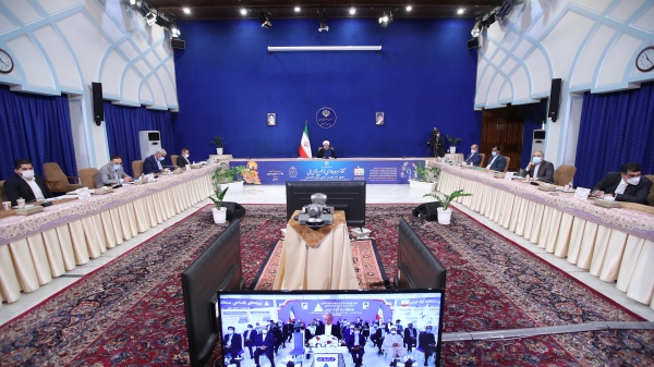 أرغم الشعب الايراني أنف العدو بفضل صموده أمام الحرب الاقتصادية المفروضة عليه/ السبب الرئيسي لتدشين أيام الخميس كل أسبوع هو ان الحظر و الحرب الاقتصادية لايقدران عرقلة تنمية البلاد و رقيها و تزايد الانتاج في ايران/ المناطق الحرة و الاقتصادية أصبحت مناطق مصدرة و منتجة بدل ان تكون مستوردة و مستهلكة/ يجب ان تكون المناطق الحرة و الاقتصادية المتميزة رائدة في استقطاب الاستثمار الأجنبي/ من المتوقع ان تتم ازالة الحظر قريبا و سيتدفق الاستثمار نحو ايران