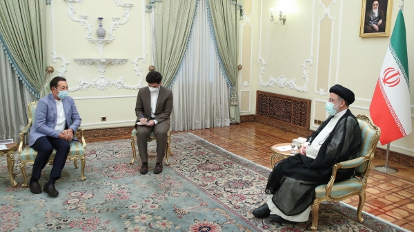 Iran to use the capacity of int'l institutions to protect the interests and rights of independent countries
