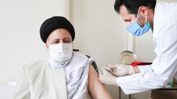 I appreciate the hard work of the medical staff to protect people's lives/ Public vaccination an unavoidable necessity, a priority for gov't

