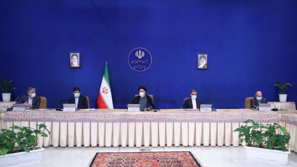 Culture minister should pursue professional, personal problems of country's artist community/ Cinema members should be pioneers in explaining Islamic Revolution discourse, creating hope in society

