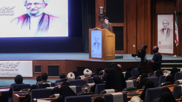 Allameh Mesbah in the field of thought, Martyr Soleimani in the field of action were symbols of adherence to the Guardianship principle
