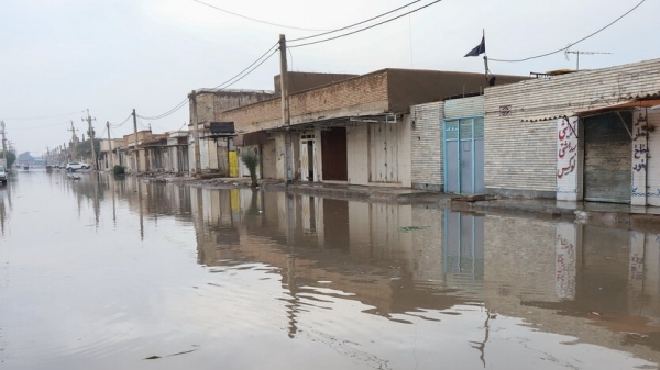 Ayatollah Raisi pursues situation of flood-hit people in southern provinces/ Minister of Energy goes to flooded areas on President's behalf 

