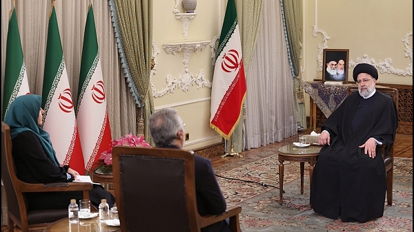 Gov't seeks to balance its int'l policies/ Today, some shortcomings are being compensated