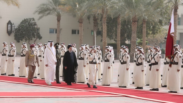 President Raisi officially welcomed by Emir of Qatar 
