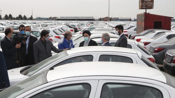 President Raisi makes unannounced visit to Iran Khodro Co./ 8 orders for producing high quality, quantity cars 
