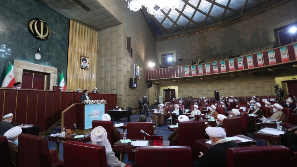 Gov't not to back down from red lines in negotiations/ The budget for provincial trip resolutions has been allocated and activities have begun/ We are not worried about the supply of basic goods
