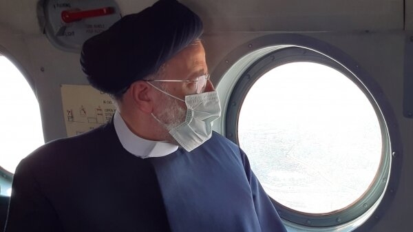 President visits border points with Iraq, Parviz Khan border terminal 
