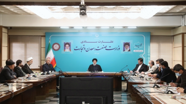 وزارت صمت بازار خودرو را رقابتی و تنظیم کند
