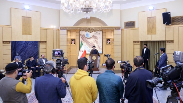 Cementing ties with China has a serious backwardness that we must overcome/ Iran, China have serious will to improve level of relations/ Signing of 20 documents of cooperation between officials the two countries
