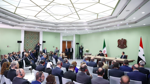 Iran, Syria conditions today proof of legitimacy of Iran, Syria's resistance against pressures/ Establishment of Syrian sovereignty over entire territory can guarantee security in entire region 
